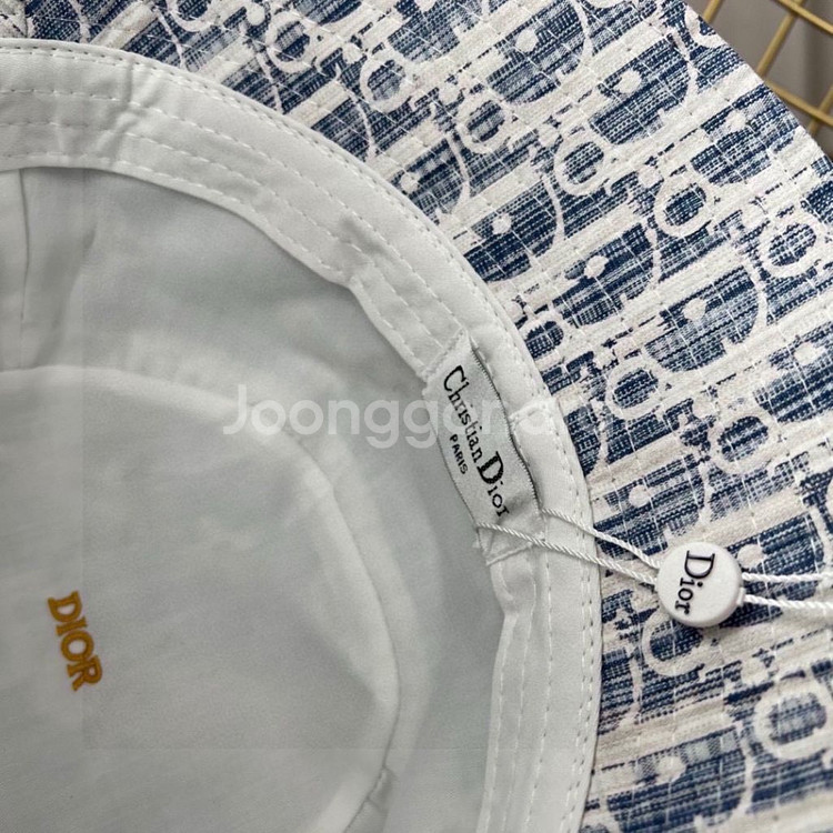 디올 남녀 모두 사용할 수 있는 버킷햇--3