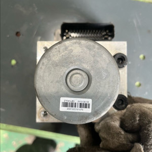 더뉴카렌스 ABS 모듈 58910-A4800