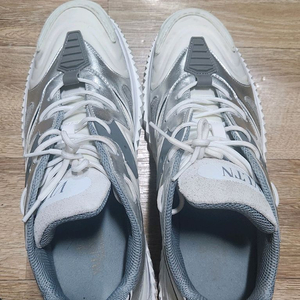 발렌티노 스니커즈 270