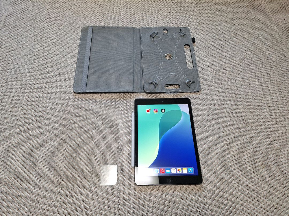 아이패드7세대 32기가 케이스+펜 19>26 이미지