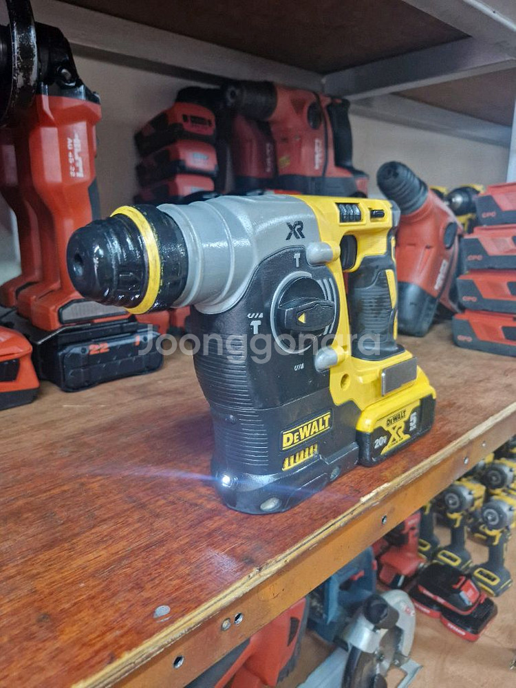 디월트충전함마드릴DCH273AVR.최상급.깔끔. 사진그--1