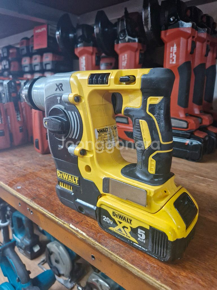 디월트충전함마드릴DCH273AVR.최상급.깔끔. 사진그--2