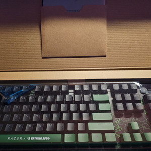 RAZER X A BATHING APE 키보드