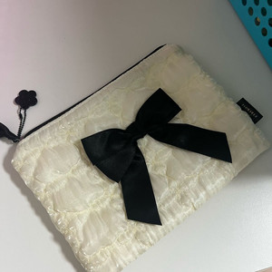 에트레로제 리본 파우치 + 메리퀀츠 키링