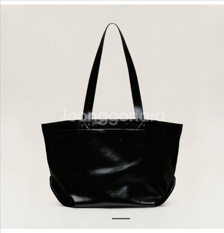 투오 가방 carrie bag- glossy black--1