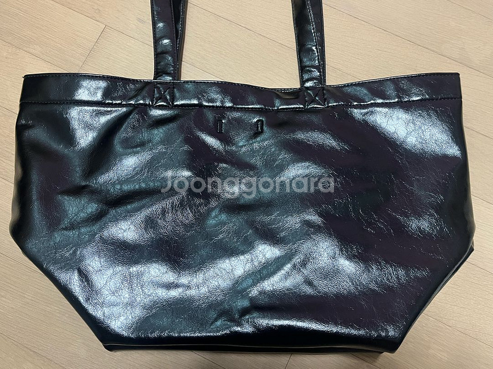 투오 가방 carrie bag- glossy black--4