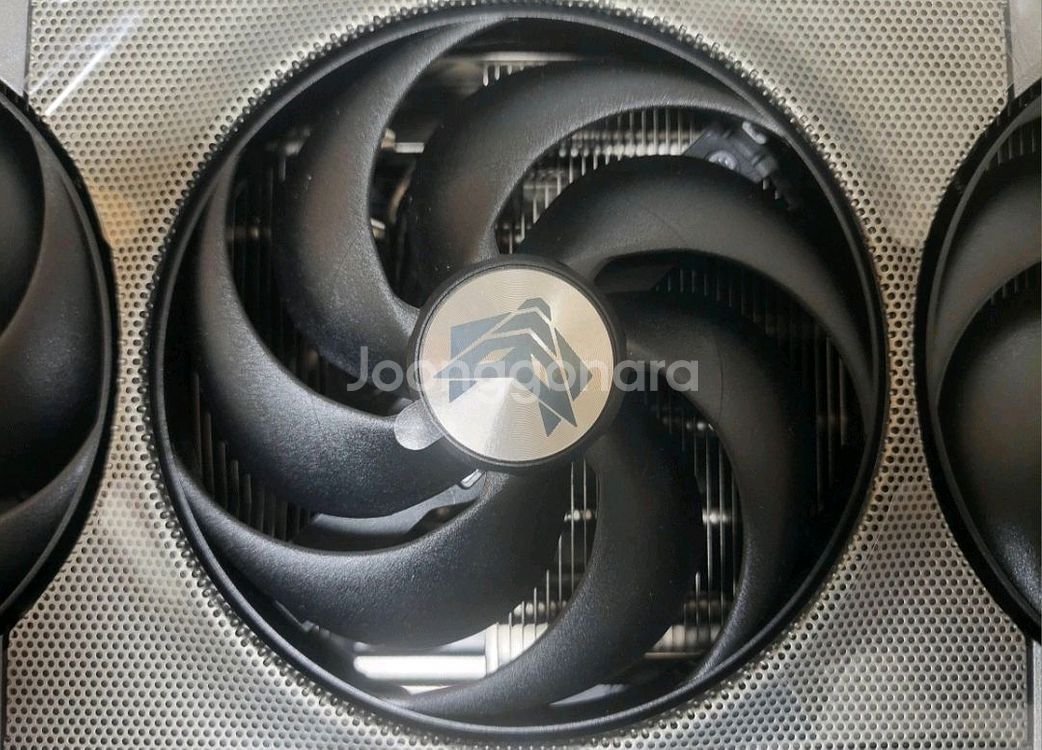 사파이어 라데온 RX 9070xt 니트로 단순개봉--4