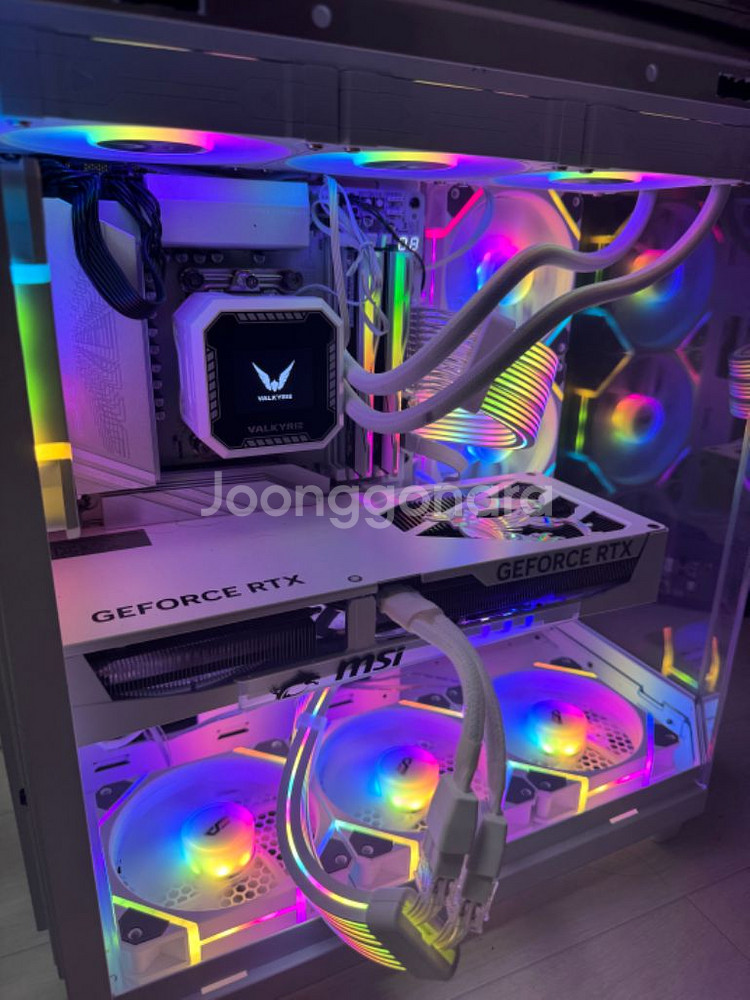 9800x3d 5070 화이트 컨셉 본체--0