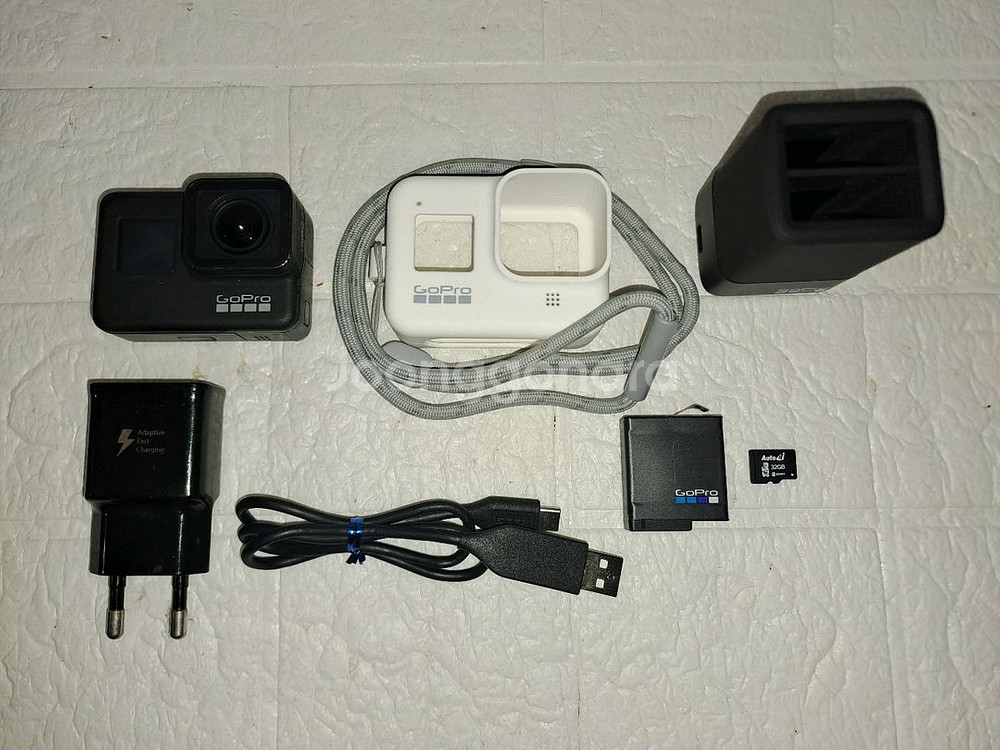 고프로7 과 악세사리 및 거치대 등등 일괄 판매--2