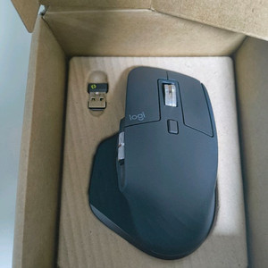 로지텍 mx master 3s 블랙 팝니다.