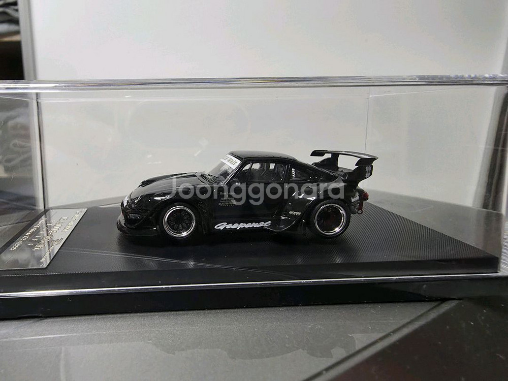 스트리트 웨폰 1/64 스케일 포르쉐 933 RWB--1