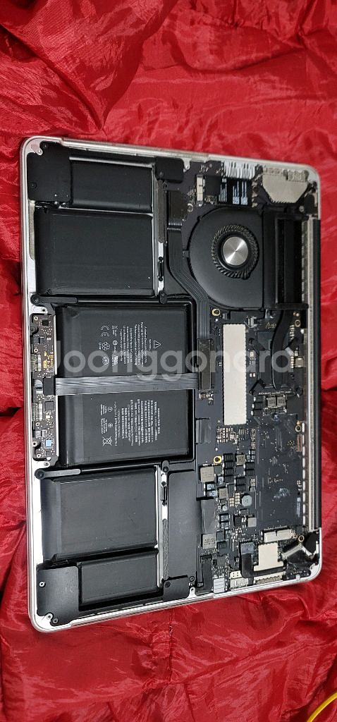 맥북프로 13인치 A1502 i5 작동정상 부품용--4