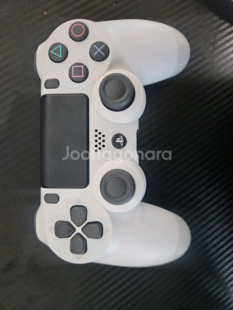 PS4(플스) 듀얼쇼크4 화이트 팝니다.(상태좋음)--0