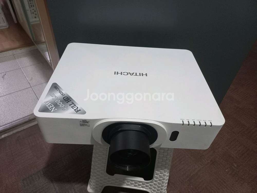 6000안시 히타치f600 WUXGA 빔프로젝터 중고--1