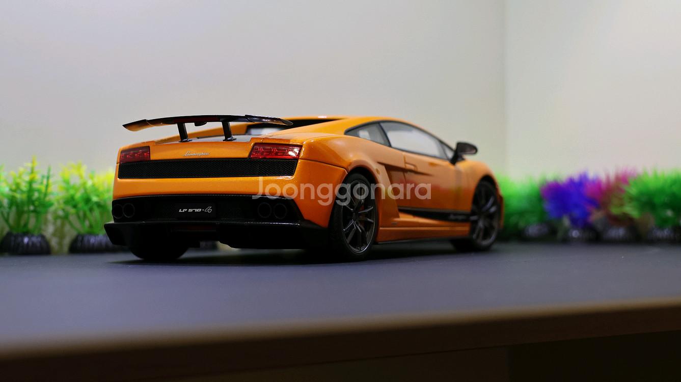 옛날 람보르기니를 그리워하시는분께 ..1:18 오토아트--0