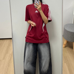 아디다스 자수로고 버건디 기능성 반팔 티셔츠