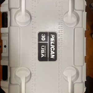펠리칸 엘리트 쿨러 30QT-31L / 화이트-그레이