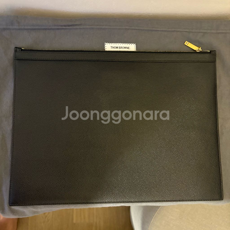 톰브라운 클러치 L 새상품급 판매합니다--2