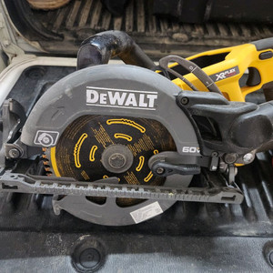 디월트 충전웜쏘 셋트