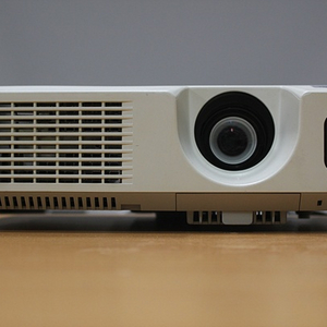 히타치 4000안시 중고빔프로젝터