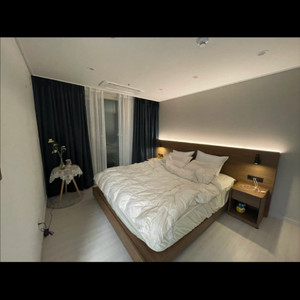 한샘 유로503 침대프레임+사이드패널2개+협탁2개