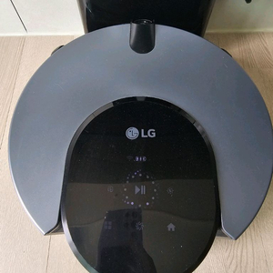 LG로봇청소기 R9팝니다.