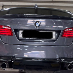 BMW F10 전기형 테일램프 세트 팝니다.