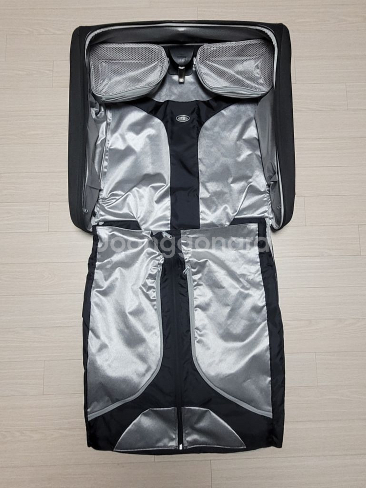 Tumi T3 Garment Suitcase--8