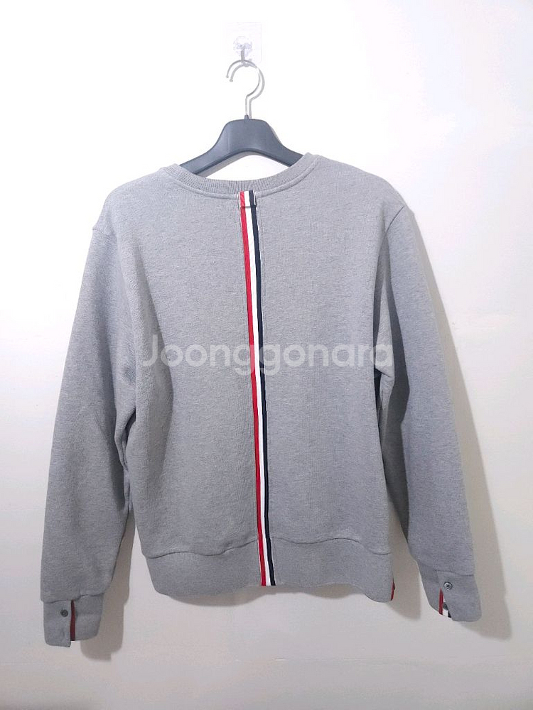 [새상품급] 톰브라운 백삼선 맨투맨 2Size Gray--1