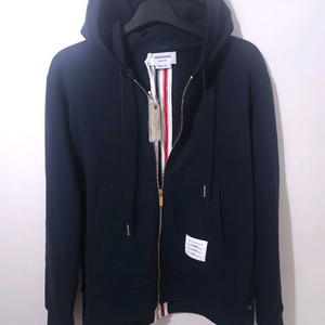 [새상품] 톰브라운 백삼선 금장 후드집업 2Size