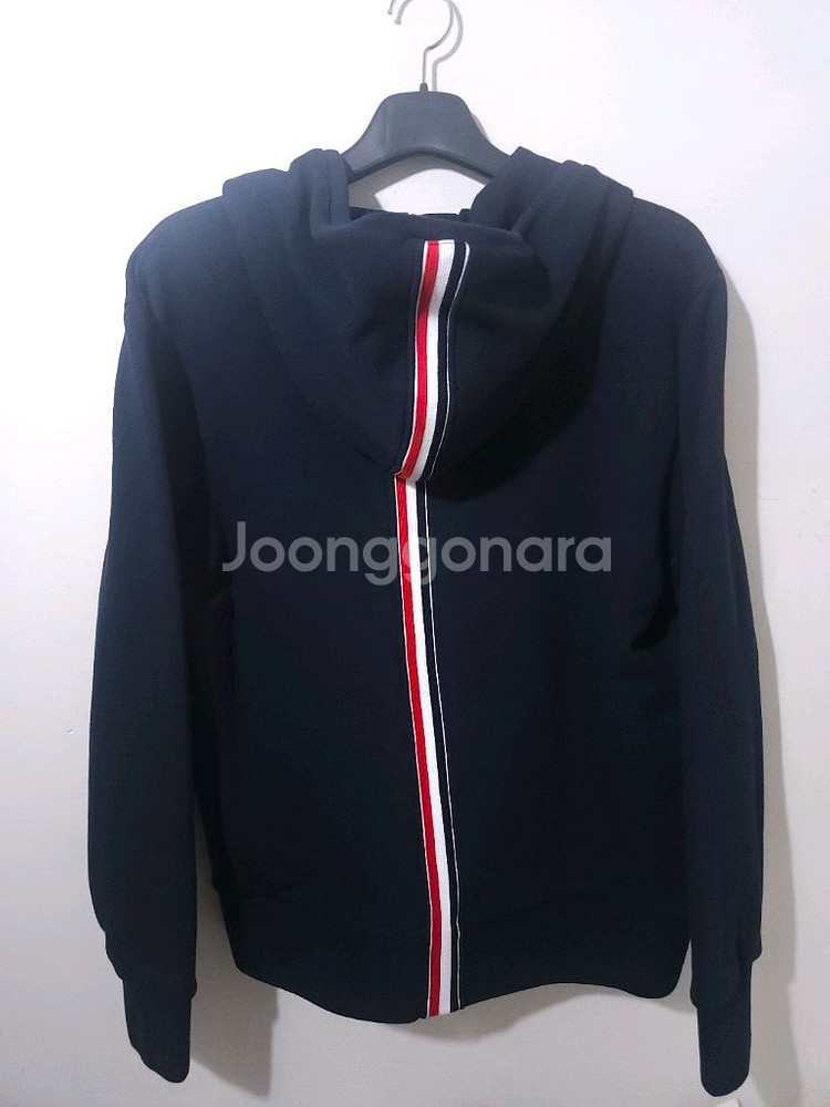 [새상품] 톰브라운 백삼선 금장 후드집업 2Size--1
