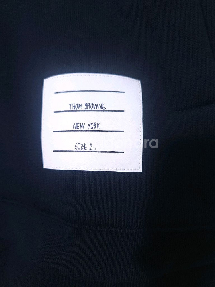 [새상품] 톰브라운 백삼선 금장 후드집업 2Size--4