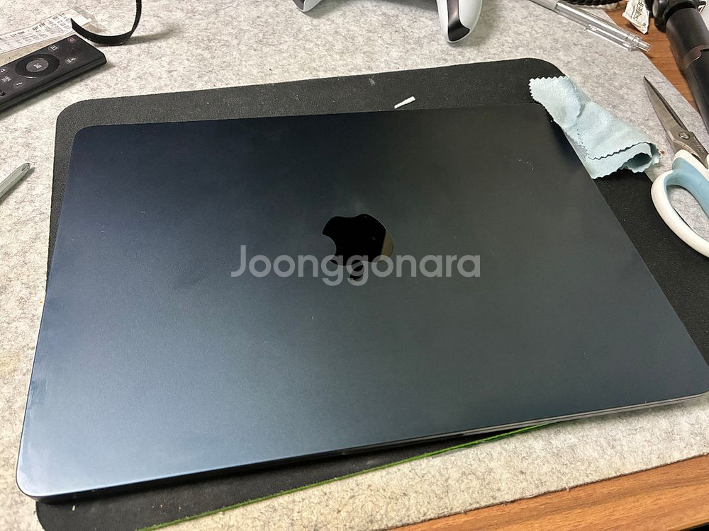 맥북에어 M2 13 8g 256g--0