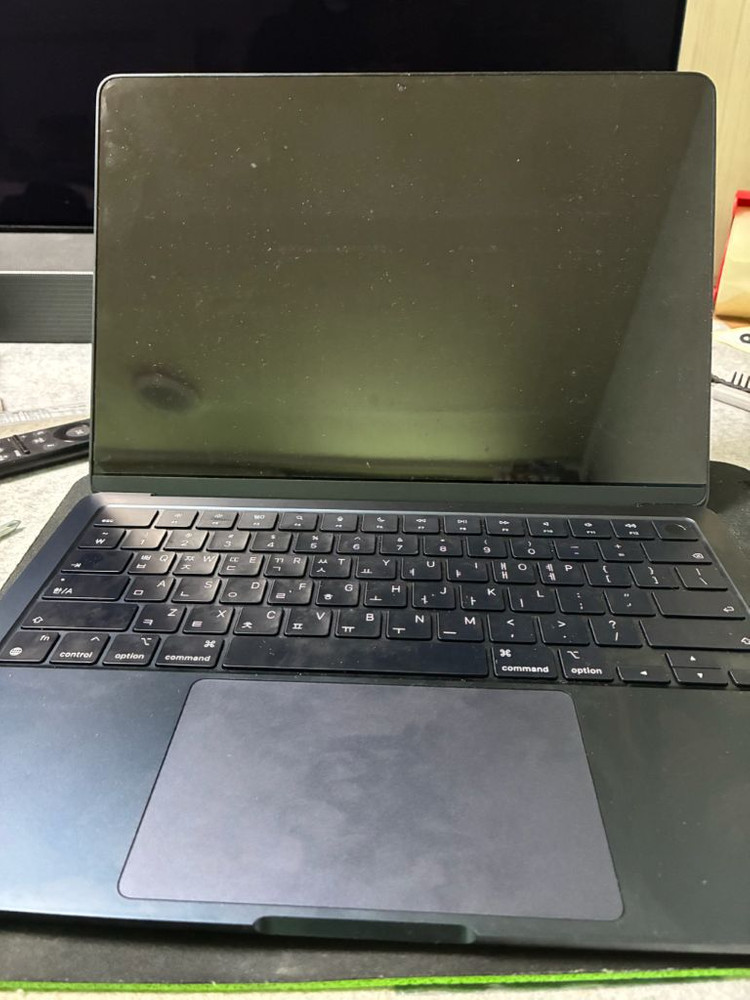 맥북에어 M2 13 8g 256g--2