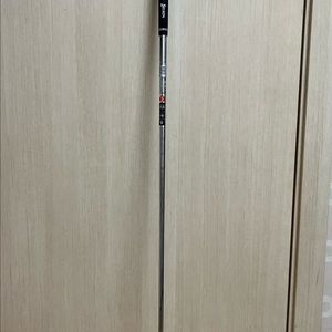 스릭슨 드라이빙 아이언 (2번, 18도)