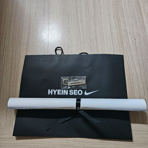 혜인서 나이키 콜라보 키링, 포스터 쇼핑백 판매
