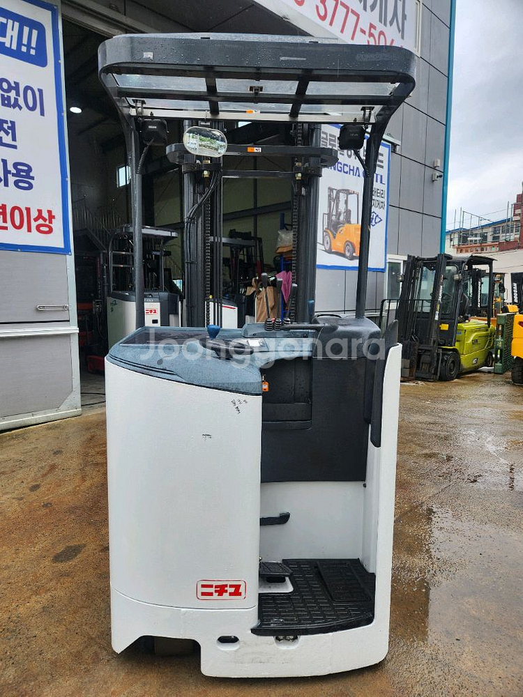 가동시간적은 중고지게차 입식 전동지게차 1.5톤--0