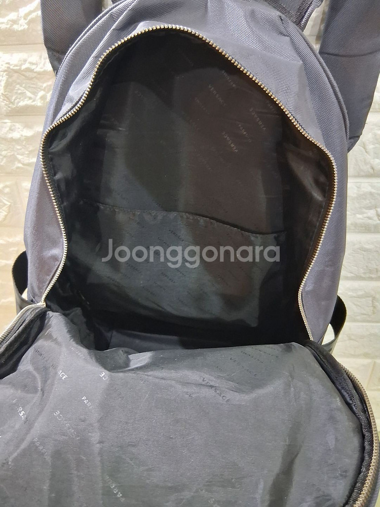 베르사체 메두사 나일론 백팩 정품--3