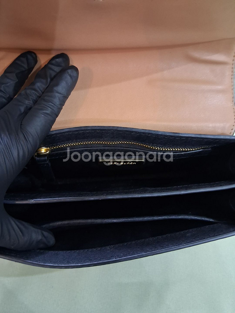 토리버치 로빈슨 컨버터블 숄더백 블랙 정품--4