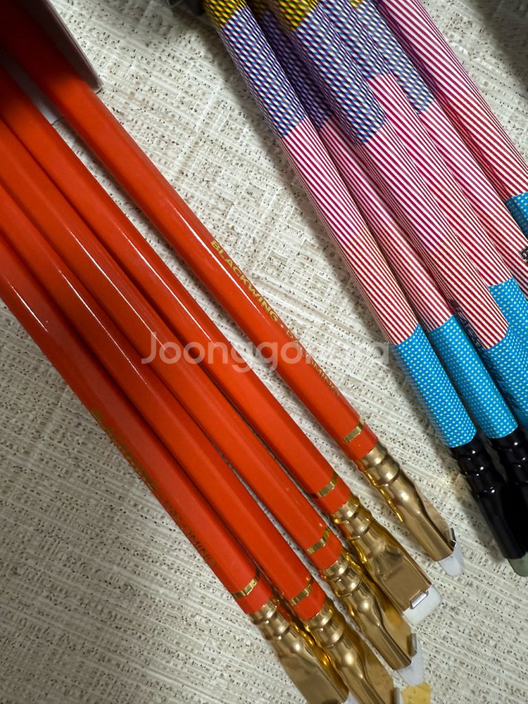 블랙윙 한정판 연필들 개당가격--4