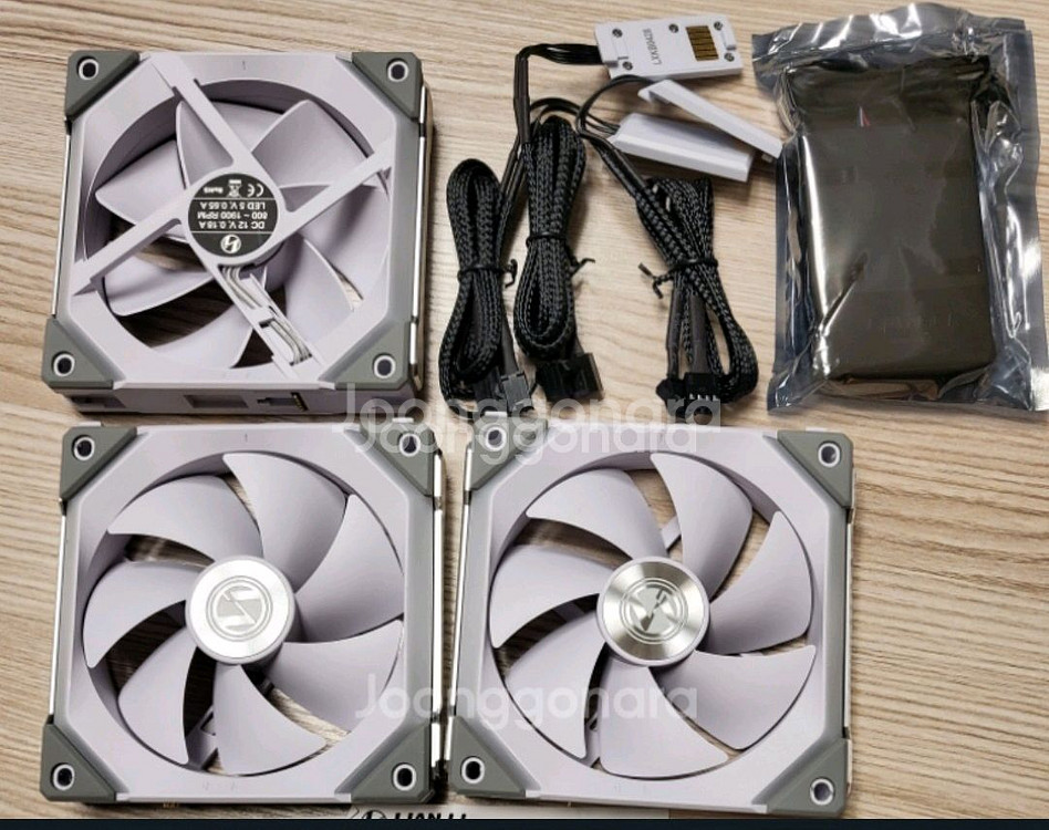 리안리 FAN 120 RGB 3팩 & 컨트롤러 새제품--0