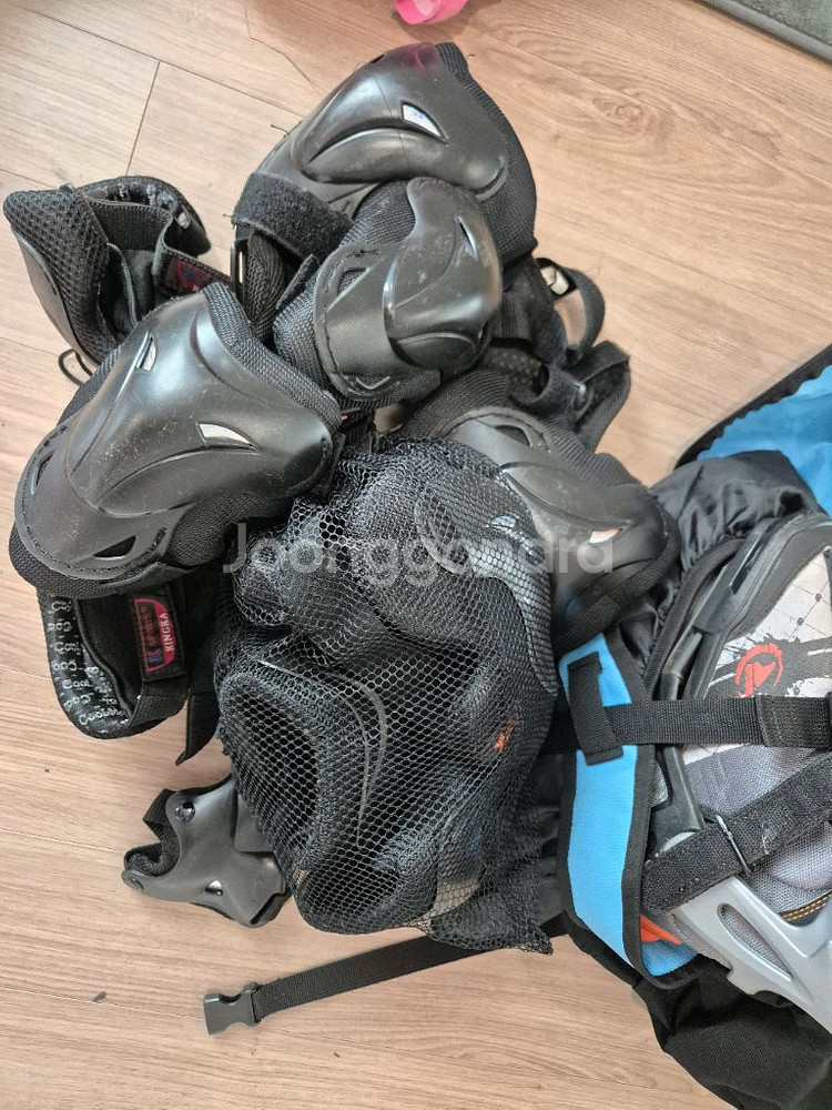 롤러블레이드 210-230조절가능--1