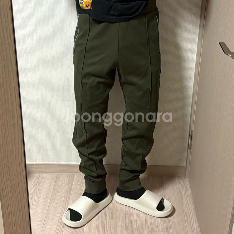 정품 코스 COS 카키 조거팬츠 밴딩 바지--0