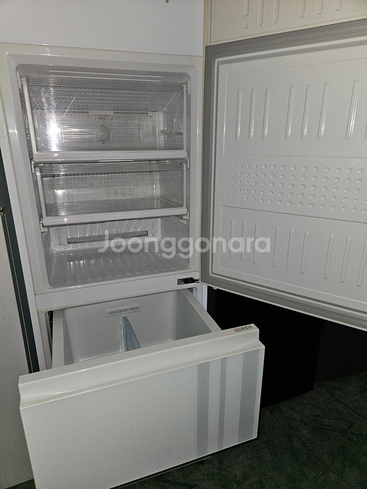 41 (무료배송설치) 중고김치냉장고 스탠드형 305L--1