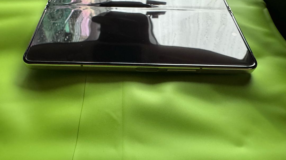 삼성 갤럭시폴드5 256기가 크림색 풀박스 팝니다.--2