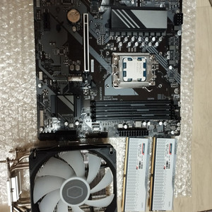 컴퓨터 반본체 팝니다 9600x b650m