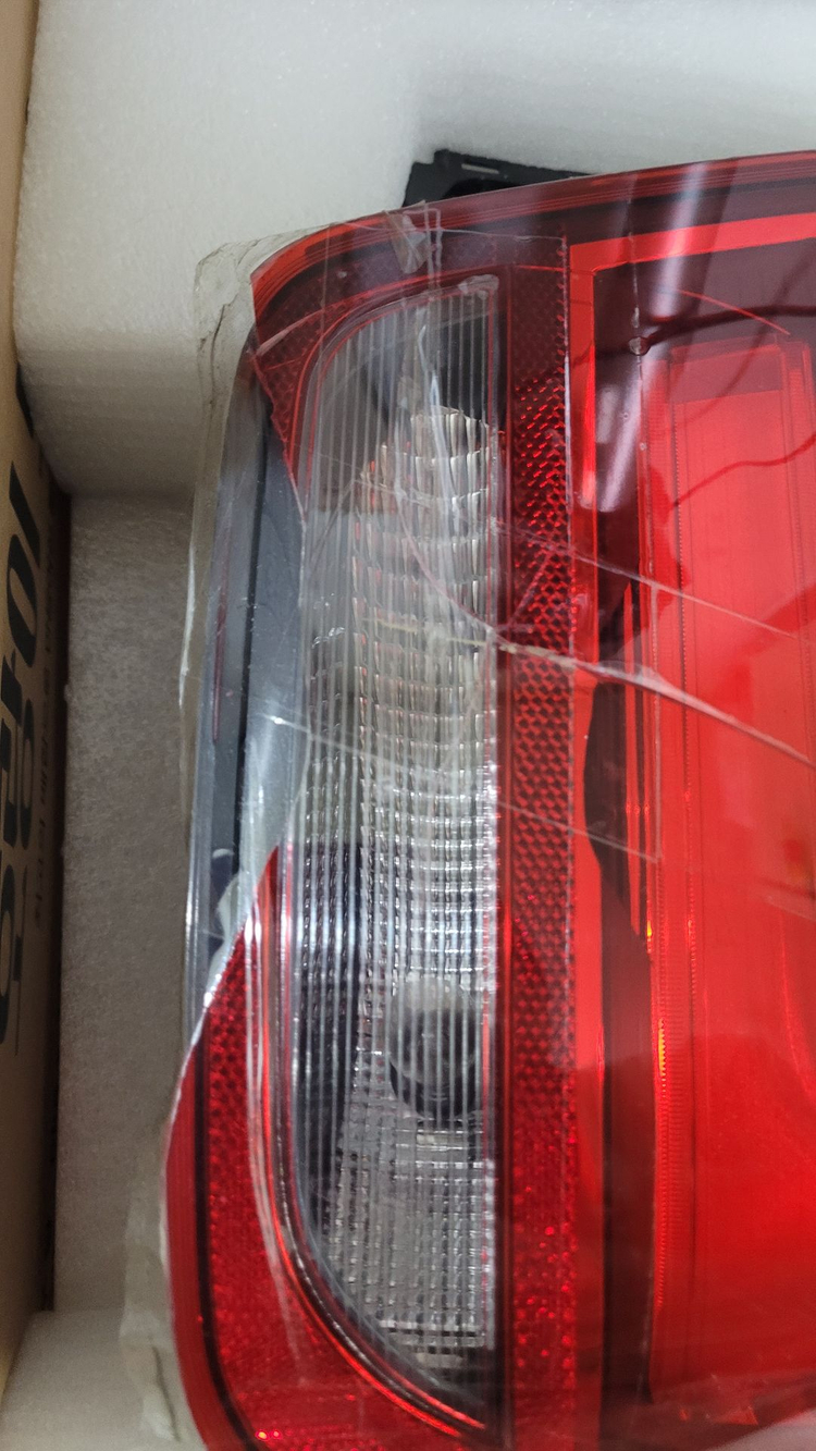 BMW 118D 후미등 우측 이미지