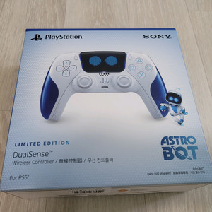 ps5 아스트로봇 듀얼센스 미개봉 팝니다.