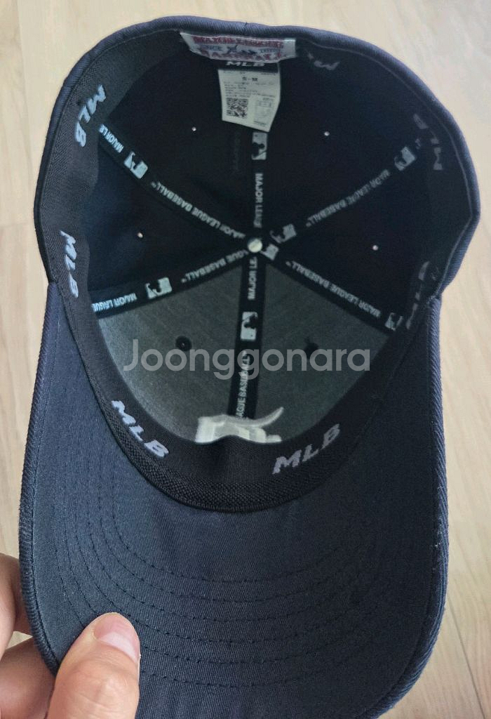 mlb m사이즈 네이비색입니다--1
