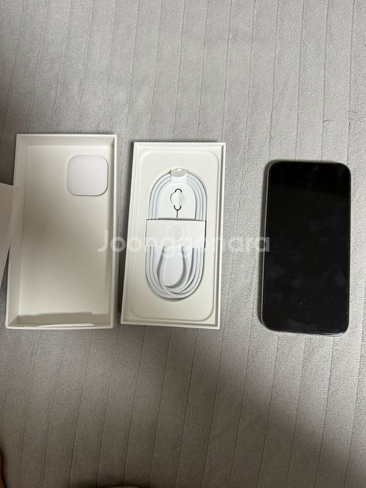 아이폰16프로맥스 내추럴티타늄 256 자급제 풀박팝니다--0